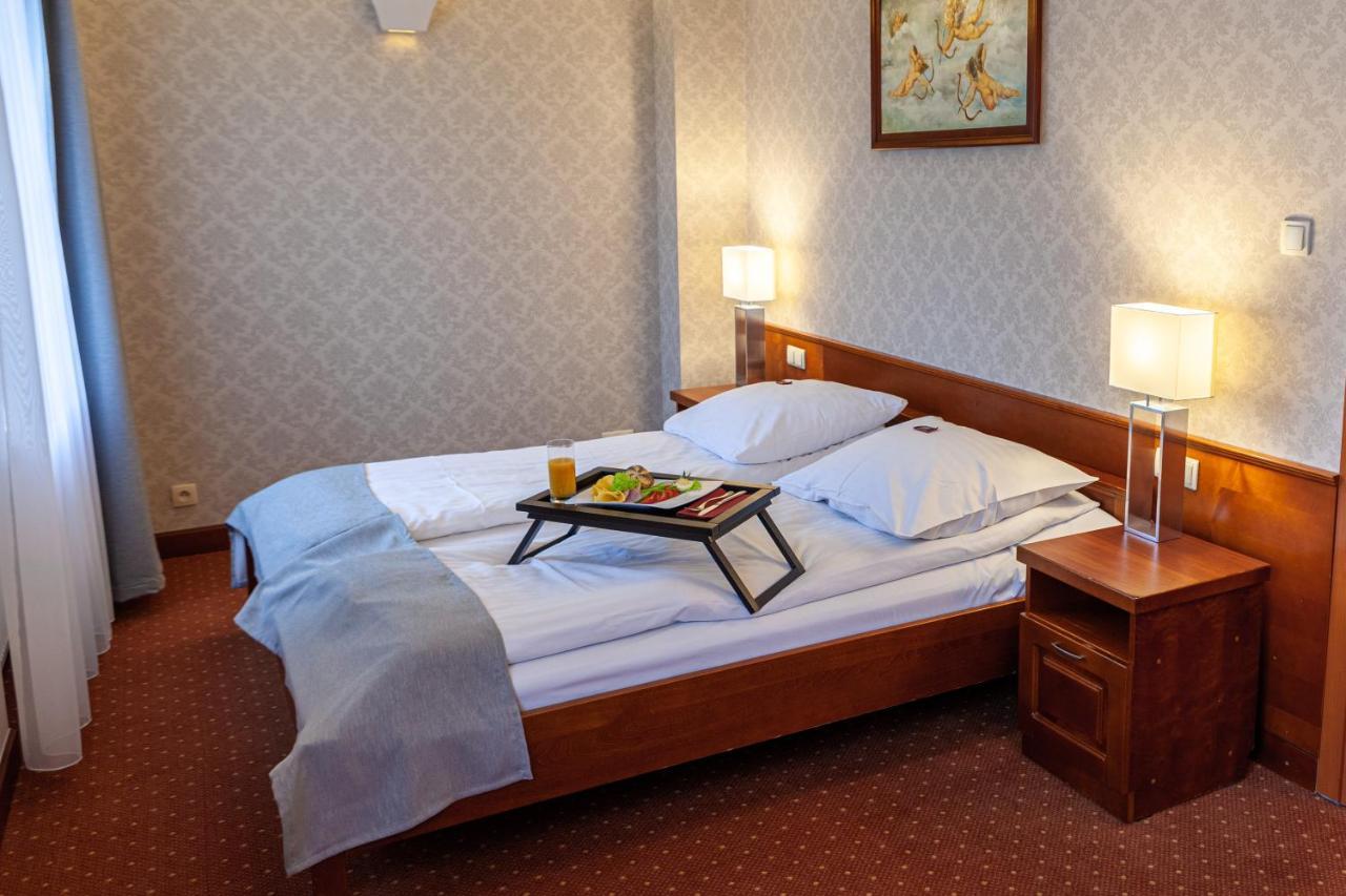 Eurohotel Сважендз Екстер'єр фото