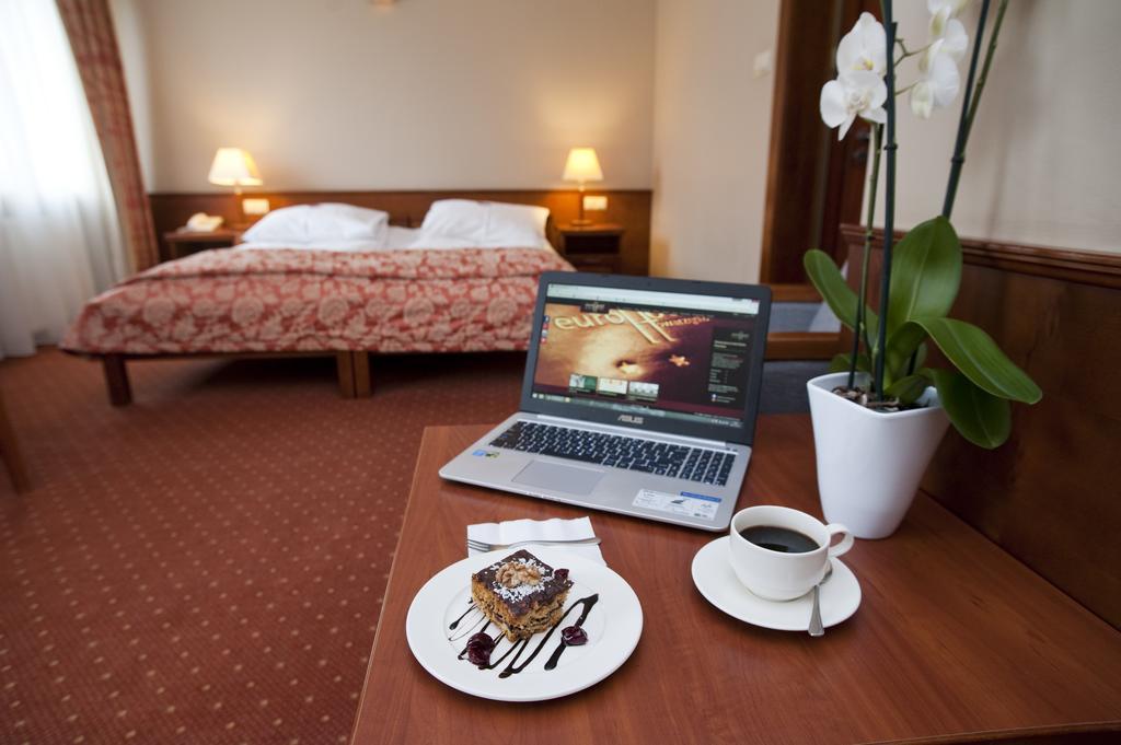 Eurohotel Сважендз Екстер'єр фото